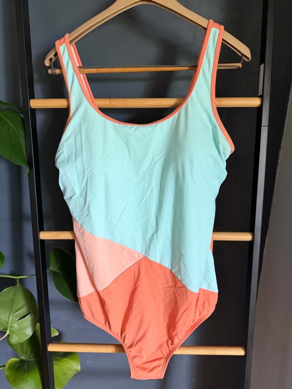 Lands’ End One Piece Swimsuit Size 18 Colorblock Aqua Coral Shelf Bra